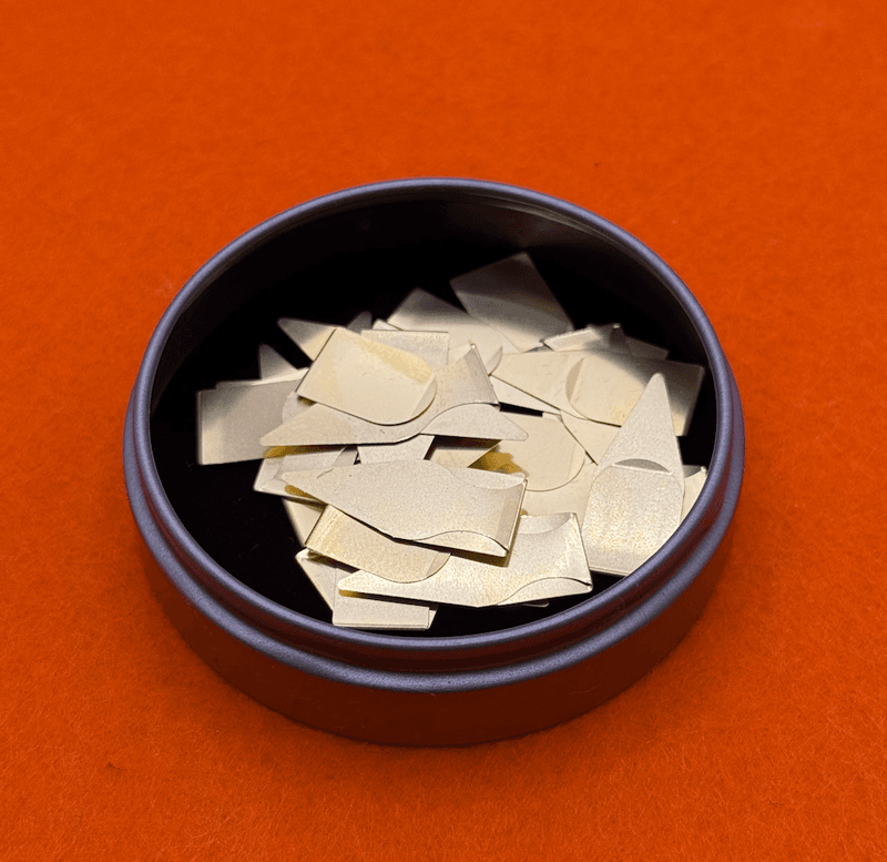 Lush Dive Book Darts 30 stk Brass