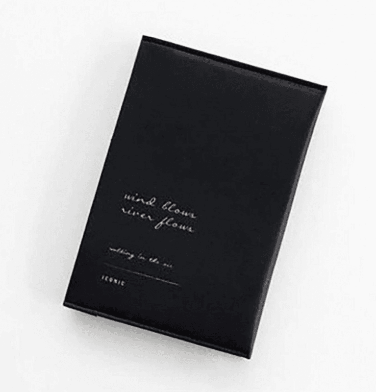 ICONIC Slit Passport Cover, Sort